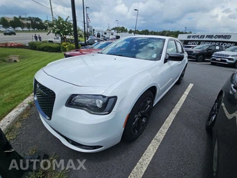 2022 Chrysler 300 Touring