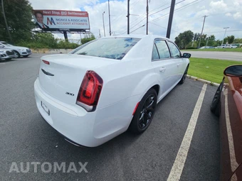 2022 Chrysler 300 Touring – miniatura 4