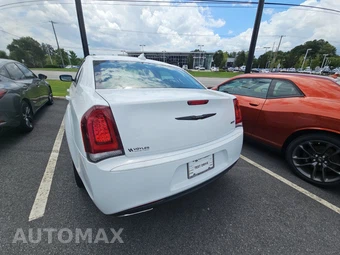 2022 Chrysler 300 Touring – miniatura 5