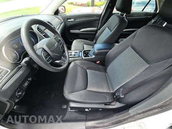 2022 Chrysler 300 Touring – miniatura 7