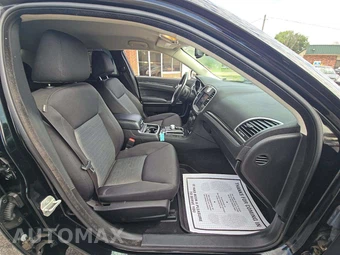 2022 Chrysler 300 Touring – miniatura 15