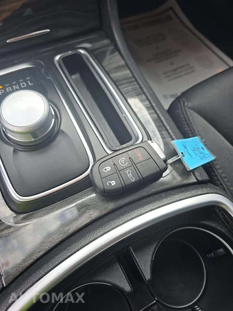 2022 Chrysler 300 Touring – miniatura 5