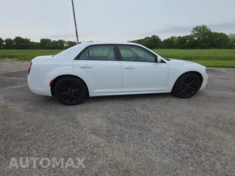 2022 Chrysler 300 Touring L – miniatura 5