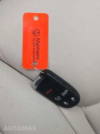 2022 Chrysler 300 Touring L – miniatura 9