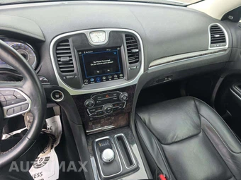 2022 Chrysler 300 Touring L – miniatura 10