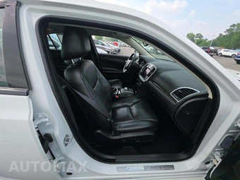 2022 Chrysler 300 Touring L – miniatura 18