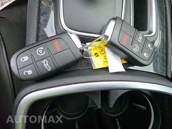 2022 Chrysler 300 Touring L – miniatura 8