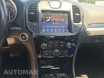 2022 Chrysler 300S – miniatura 7