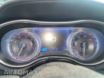 2022 Chrysler 300S – miniatura 12