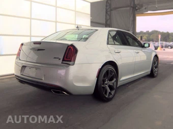 2022 Chrysler 300S – miniatura 4