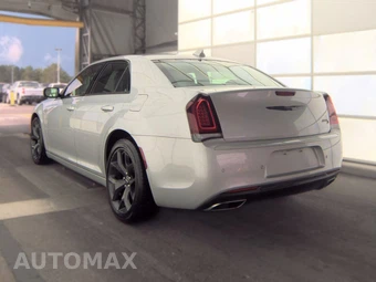2022 Chrysler 300S – miniatura 6