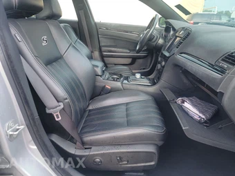 2022 Chrysler 300S – miniatura 8