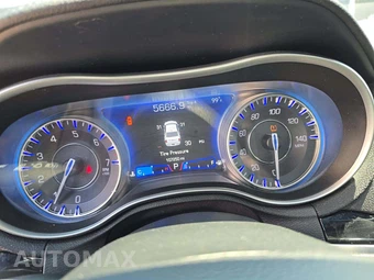 2022 Chrysler 300S – miniatura 9