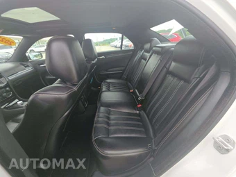 2022 Chrysler 300S – miniatura 13