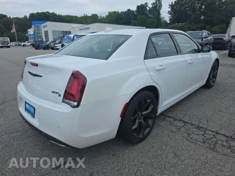2022 Chrysler 300S – miniatura 3