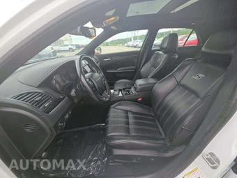 2022 Chrysler 300S – miniatura 6