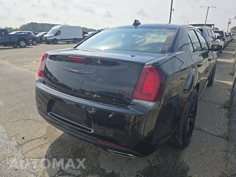 2022 Chrysler 300S – miniatura 4
