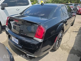 2022 Chrysler 300S – miniatura 4