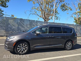 2022 Chrysler Pacifica Hybrid Pinnacle 121.6" WB