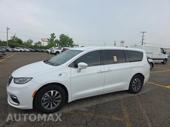 2022 Chrysler Pacifica Hybrid Touring L 121.6" WB - car from the USA, Manheim Buy-Now listing at AUTOMAX
