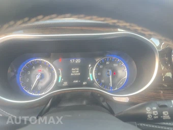 2022 Chrysler Pacifica Limited 121.6" WB - miniatura 12