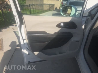 2022 Chrysler Pacifica Limited 121.6" WB - miniatura 9