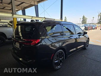 2022 Chrysler Pacifica Limited 121.6" WB - miniatura 4