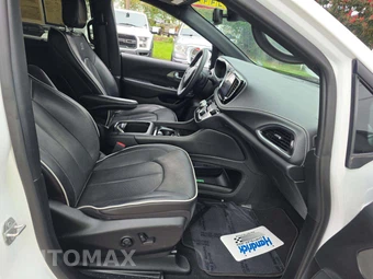 2022 Chrysler Pacifica Limited 121.6" WB - miniatura 15