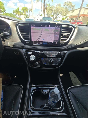 2022 Chrysler Pacifica Limited 121.6" WB - miniatura 10