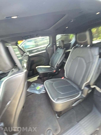 2022 Chrysler Pacifica Limited 121.6" WB - miniatura 13