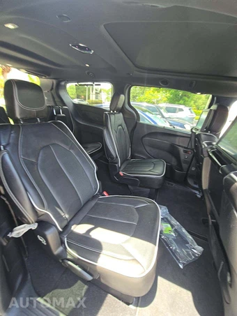 2022 Chrysler Pacifica Limited 121.6" WB - miniatura 17