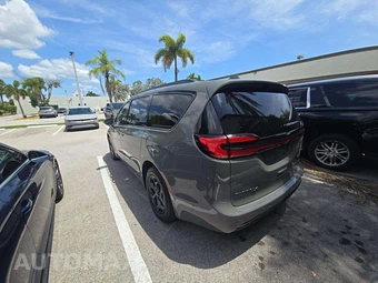 2022 Chrysler Pacifica Limited 121.6" WB - miniatura 2