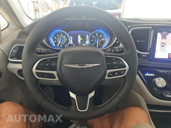 2022 Chrysler Pacifica Limited 121.6" WB - miniatura 10