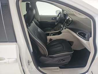 2022 Chrysler Pacifica Limited 121.6" WB - miniatura 8
