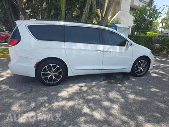 2022 Chrysler Pacifica Limited 121.6" WB - miniatura 4