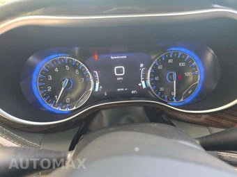 2022 Chrysler Pacifica Limited 121.6" WB - miniatura 9