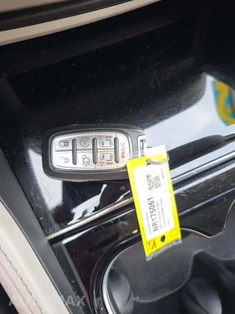 2022 Chrysler Pacifica Limited 121.6" WB - miniatura 8