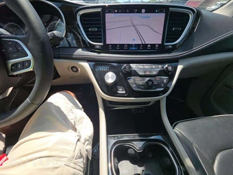 2022 Chrysler Pacifica Limited 121.6" WB - miniatura 10