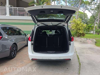 2022 Chrysler Pacifica Touring 121.6" WB – miniatura 15