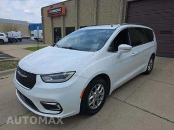2022 Chrysler Pacifica Touring 121.6" WB