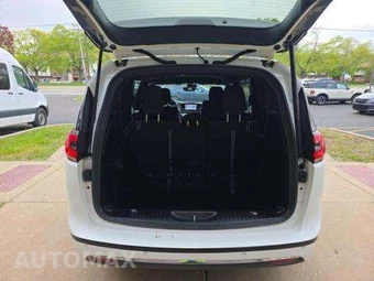 2022 Chrysler Pacifica Touring 121.6" WB – miniatura 15