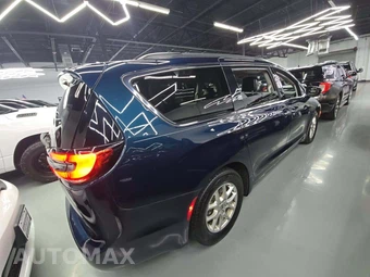 2022 Chrysler Pacifica Touring L 121.6" WB - miniatura 3