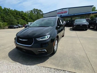 2022 Chrysler Pacifica Touring L 121.6" WB