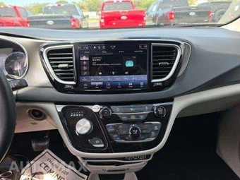 2022 Chrysler Pacifica Touring L 121.6" WB - miniatura 11