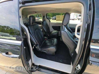 2022 Chrysler Pacifica Touring L 121.6" WB - miniatura 18