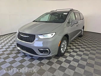 2022 Chrysler Pacifica Touring L 121.6" WB