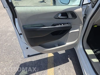 2022 Chrysler Pacifica Touring L 121.6" WB - miniatura 9