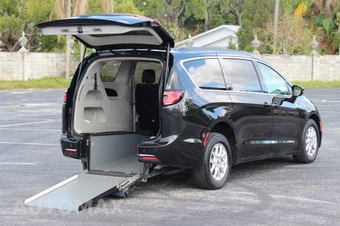 2022 Chrysler Pacifica Touring L 121.6" WB - car from the USA, Manheim Buy-Now listing at AUTOMAX