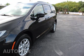 2022 Chrysler Pacifica Touring L 121.6" WB - miniatura 12