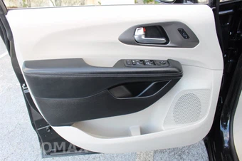 2022 Chrysler Pacifica Touring L 121.6" WB - miniatura 37